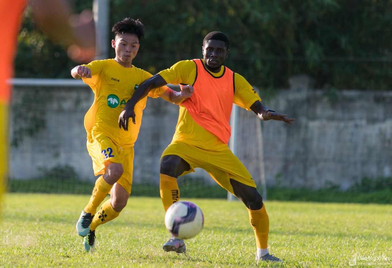 Hồ Văn Cường từ án kỷ luật đến nhà vô địch U17 SLNA