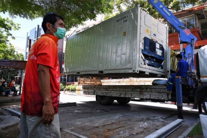 Nhà xác quá tải, bệnh viện Thái Lan phải tăng cường container đông lạnh