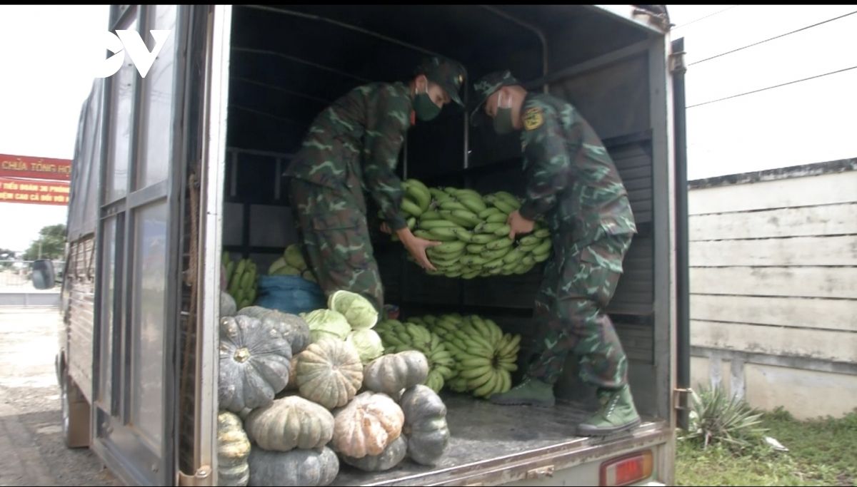 Bộ đội xung kích trên mặt trận phòng, chống COVID-19