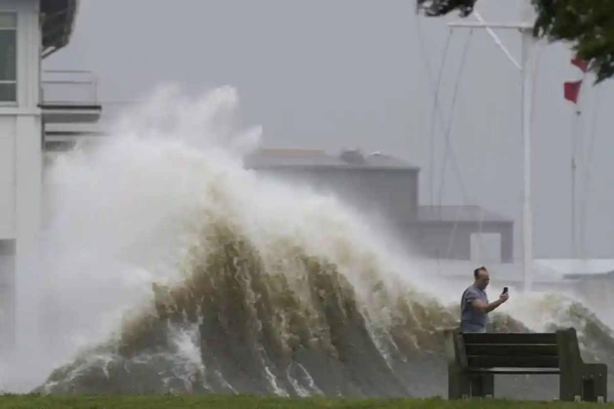 Siêu bão Ida đổ bộ, bang Louisiana của Mỹ chịu sức tàn phá kinh hoàng