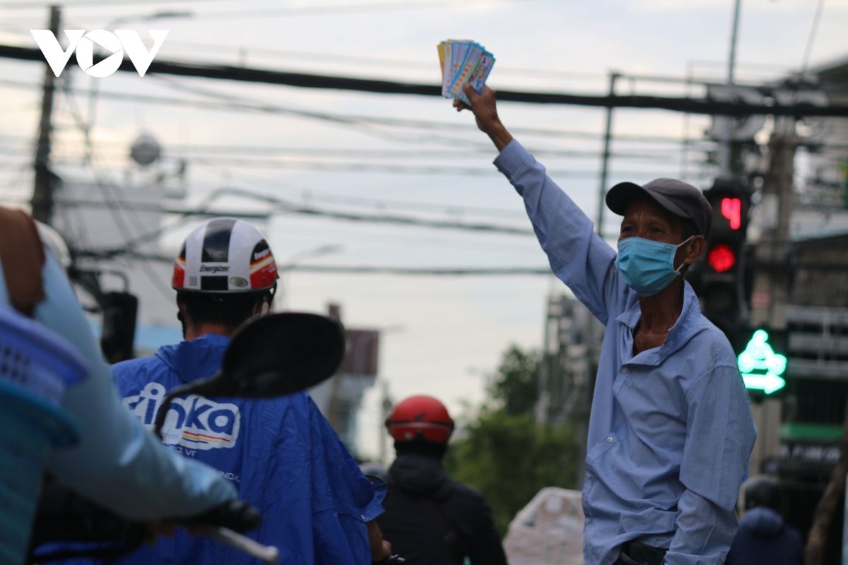 TP.HCM giãn&nbsp;cách&nbsp;theo Chỉ thị 16: Người lao động lo lắng nhưng rất đồng lòng