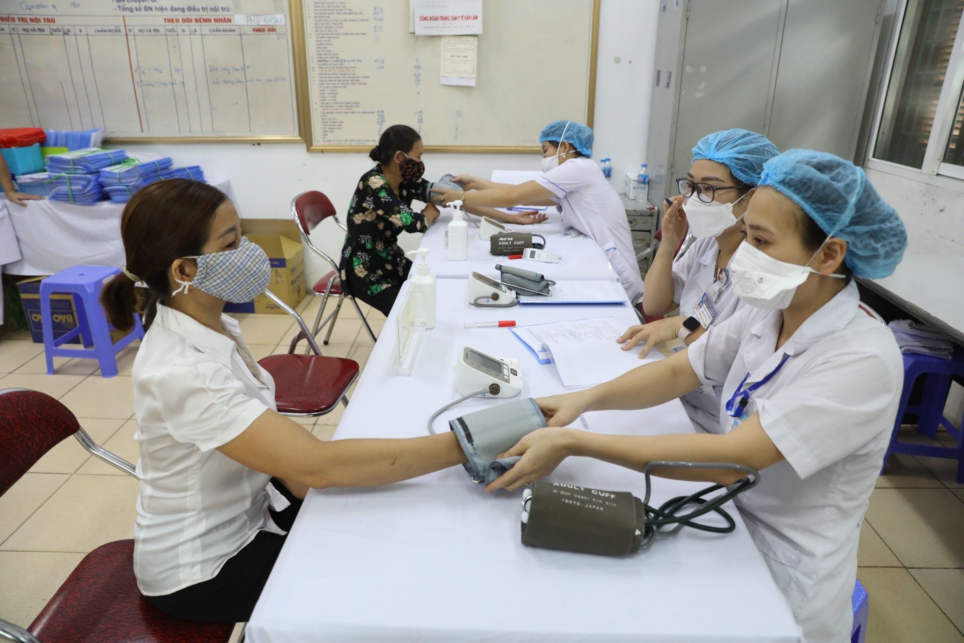 Tiêm thử nghiệm đợt cuối vaccine phòng COVID-19 ‘made in Vietnam’