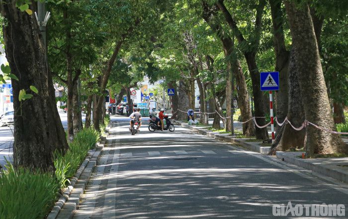 Hà Nội: Người ra đường không lý do tìm mọi cách quay đầu xe... né chốt