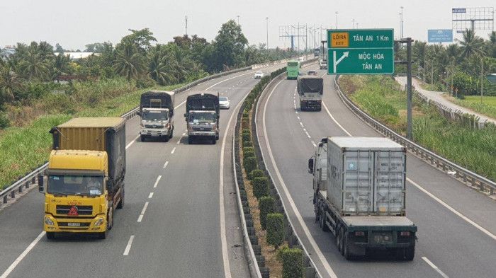 Cao tốc TP.HCM - Trung Lương: Sửa vào ban đêm, không ảnh hưởng đi lại