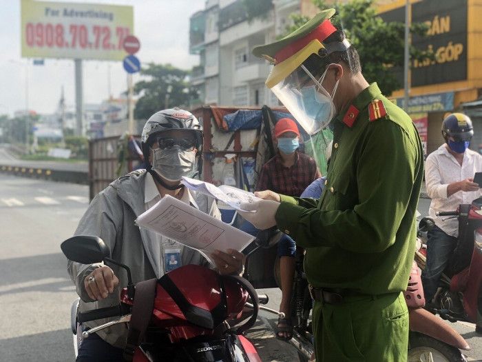 Hình ảnh ngày đầu TP.HCM siết chặt giãn cách xã hội