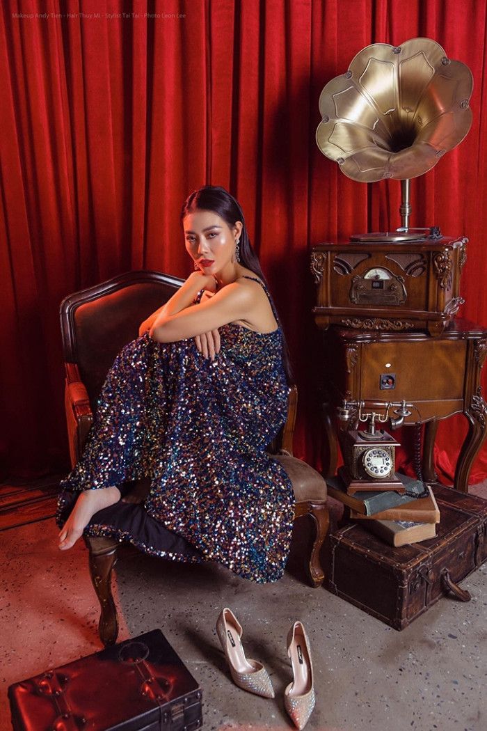 Thanh Hương trễ nải đầy gợi cảm, ăn đứt gái quê Lệ trong 