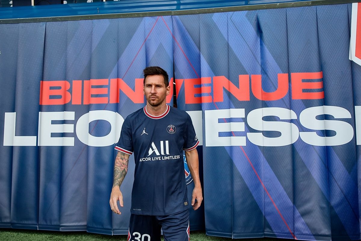 Toàn cảnh ngày Messi chính thức ra mắt PSG