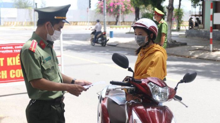 Đà Nẵng siết phòng dịch cao hơn Chỉ thị 16, muốn ra đường cần phải làm gì?