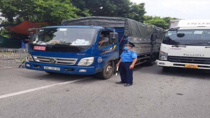 Thanh tra giao thông Hà Nội phát hiện 31 xe dùng thẻ “luồng xanh” hết hạn