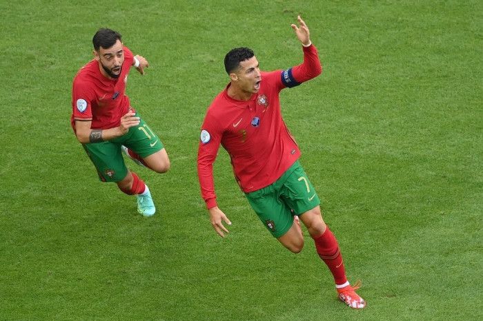 Ronaldo trên con đường san lấp mọi giới hạn ở tuổi 36