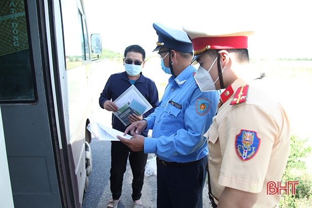 Hà Tĩnh tiêm an toàn vắc-xin phòng Covid-19 cho 7.283 người trong đợt 3