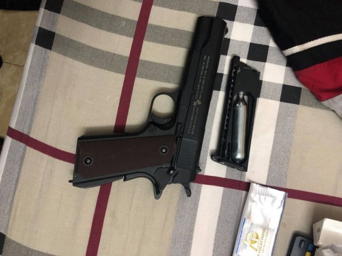 Kẻ dùng súng bắn đạn bi cướp cửa hàng tiện lợi ở TP.HCM khai gì?