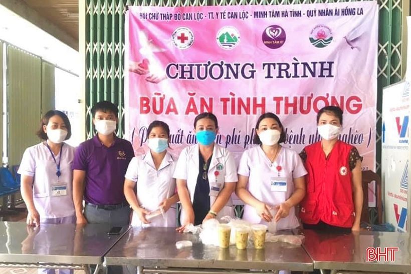 Nữ bác sỹ Hà Tĩnh tận tâm với bệnh nhân nghèo