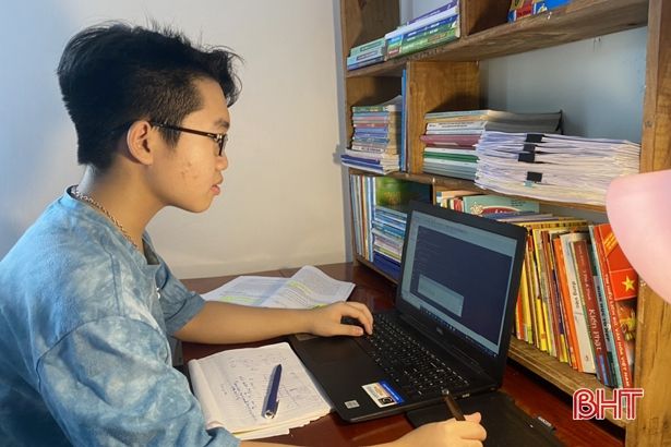 Lớp học ở huyện miền núi có 2 thủ khoa Trường Chuyên Hà Tĩnh