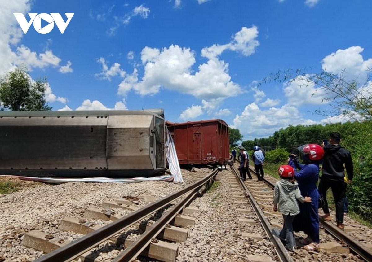 Lật tàu hàng tại tỉnh Quảng Trị