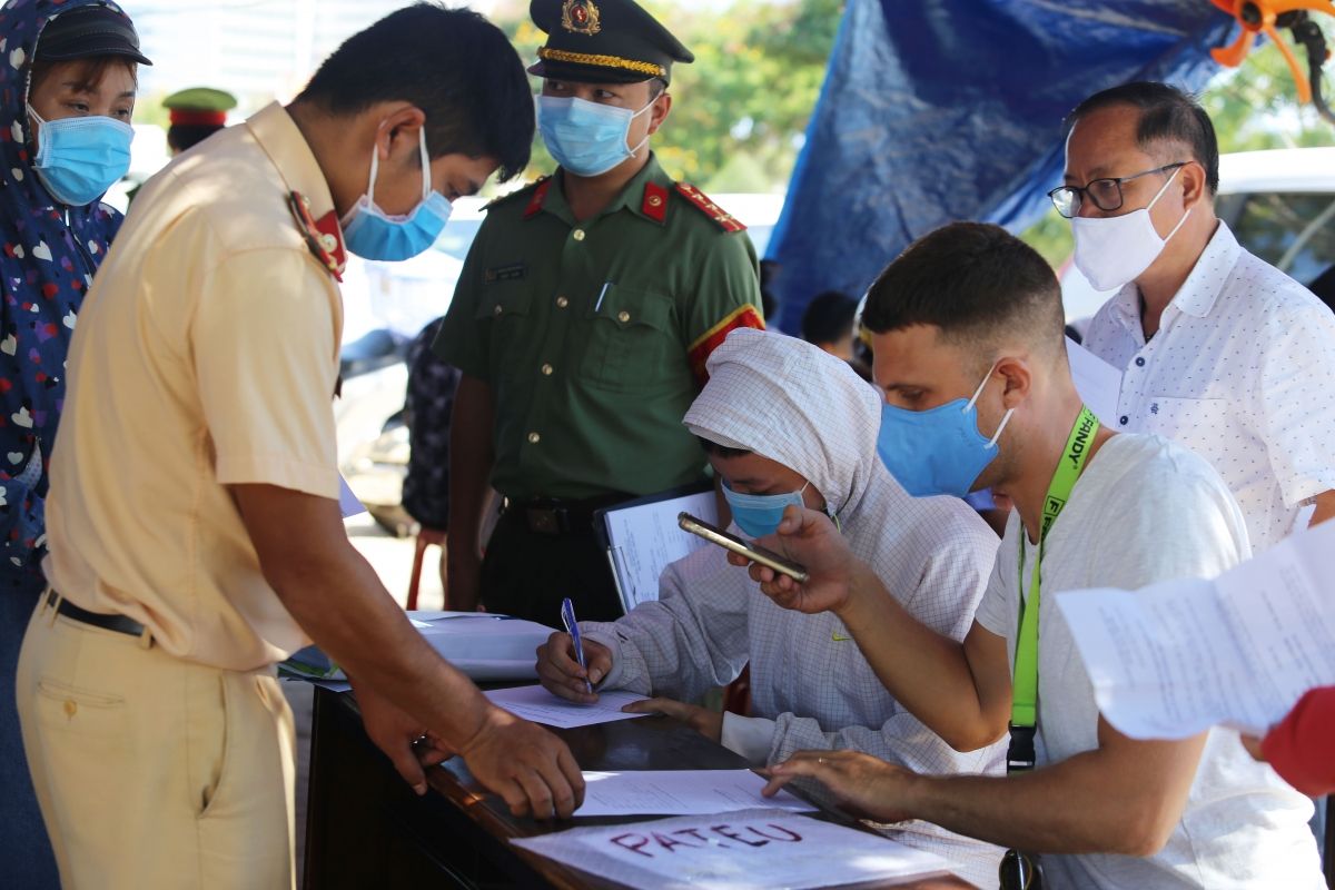 Lái xe từ vùng dịch vào Quảng Nam phải có giấy chứng nhận âm tính với SARS-CoV-2