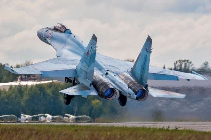 Máy bay Su-35S của Không quân Nga bốc cháy ngùn ngụt sau 20 phút cất cánh