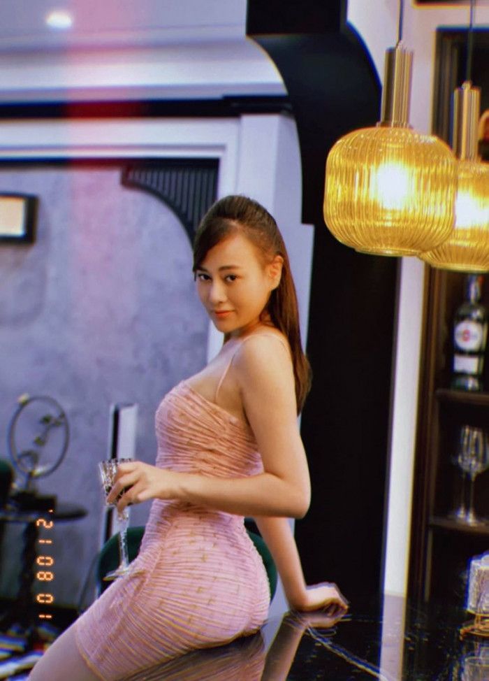 Phương Oanh khoe vòng 3 nảy nở, "ăn đứt" Nam trong "Hương vị tình thân"