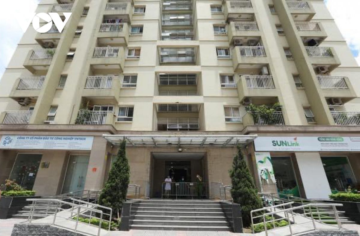 Phong tỏa chung cư NO3A, ở Long Biên (Hà Nội) vì liên quan ca mắc COVID-19