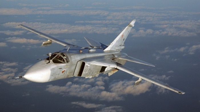 Nga công bố video máy bay Su-24 vờn tàu chiến của Hà Lan gần Crimea