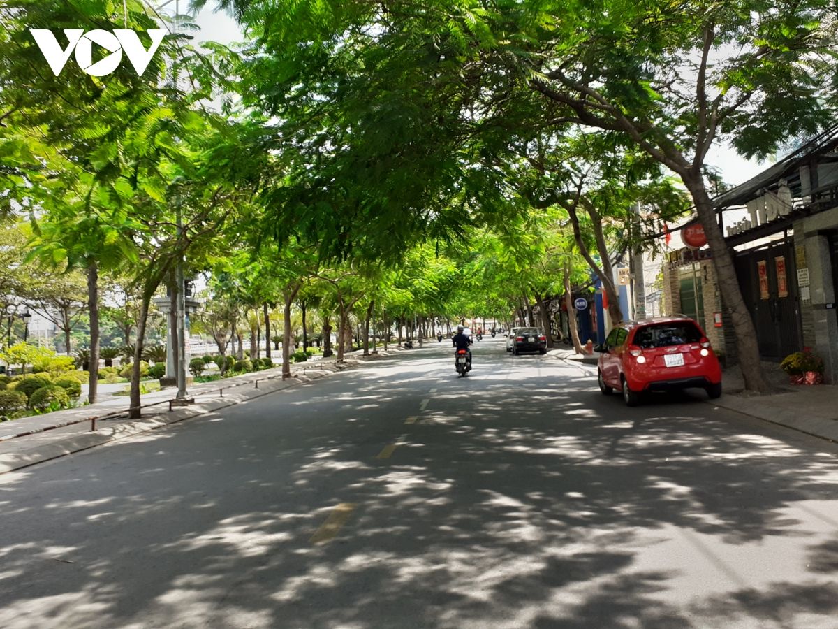 TP.HCM giãn&nbsp;cách&nbsp;theo Chỉ thị 16: Người lao động lo lắng nhưng rất đồng lòng