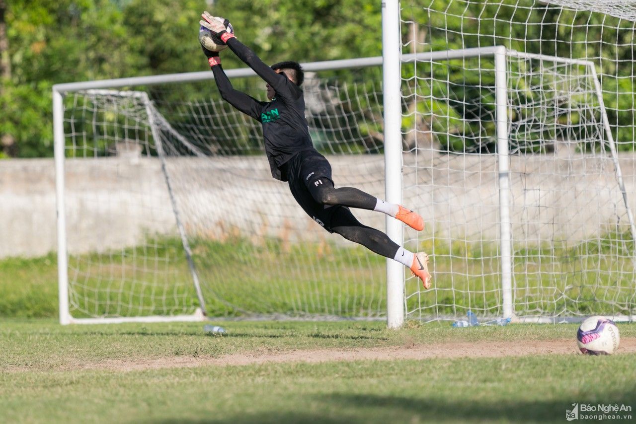 Phan Văn Đức hứng khởi trong ngày hội quân cùng SLNA