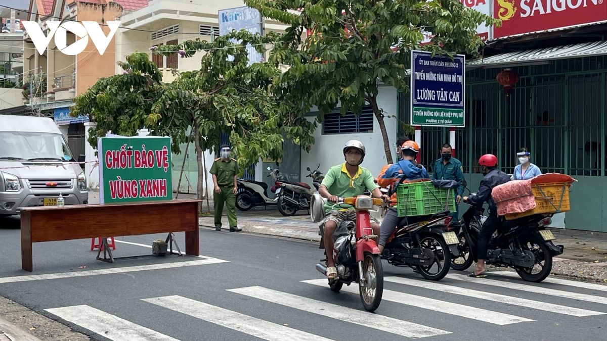 Cư dân Vũng Tàu tự nguyện thay phiên nhau trực chốt “bảo vệ vùng xanh”