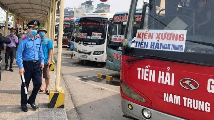 Hà Nội tạm dừng hoạt động vận tải hành khách đi đến 14 tỉnh, thành