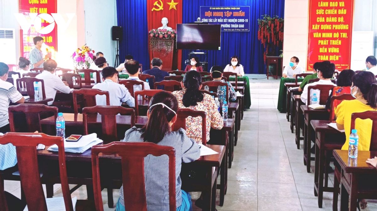 Bí thư và Chủ tịch một phường ở Bình Dương bị tạm đình chỉ công tác vì để dịch&nbsp;lây lan