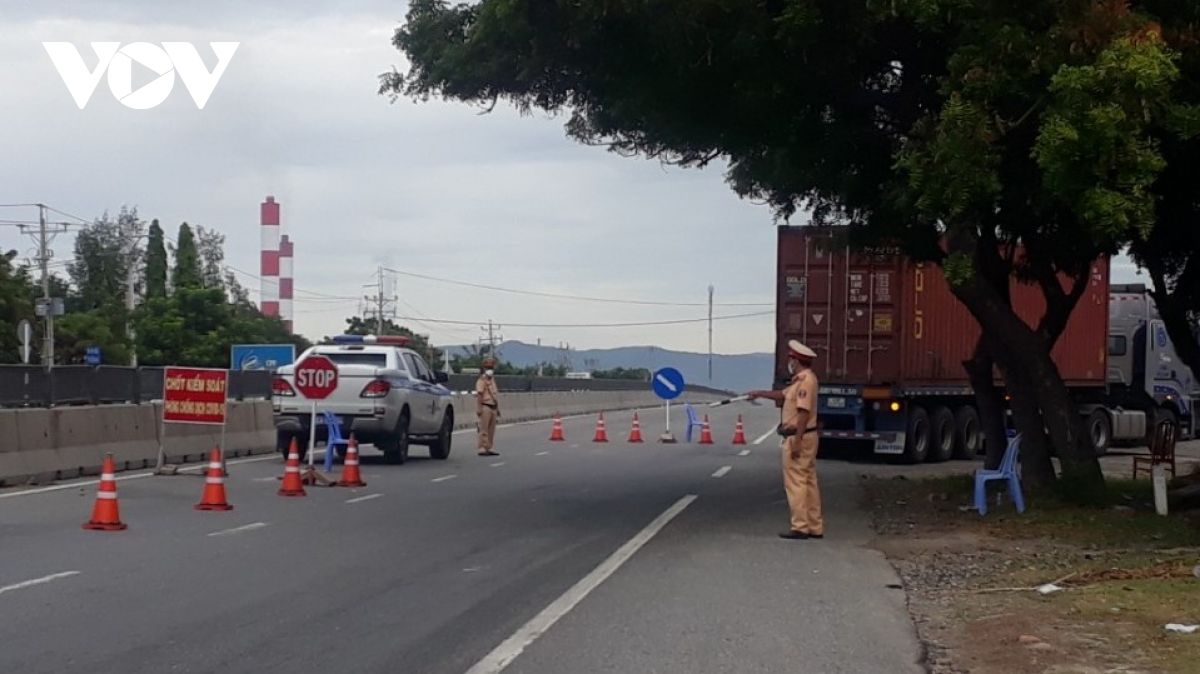 TPHCM và các tỉnh Đông Nam Bộ khẩn trương chuẩn bị cho giãn cách xã hội theo Chỉ thị 16