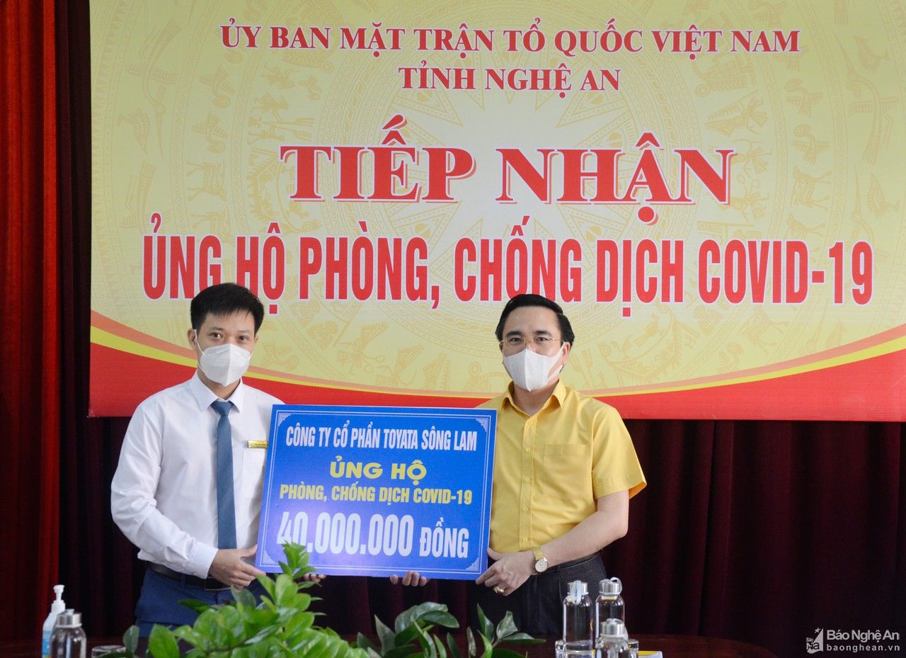 Nghệ An: Nhiều tập thể, cá nhân tiếp tục ủng hộ phòng, chống dịch Covid-19