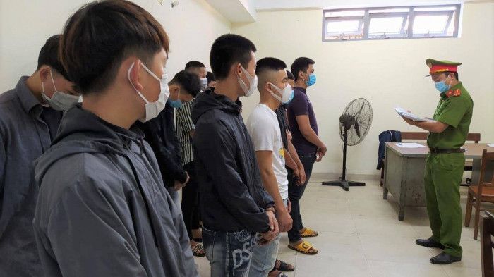 Khởi tố nhóm 18 thiếu niên náo loạn Đà Nẵng, mang hung khí chém nhầm người