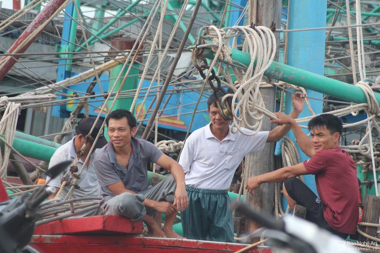 Nghệ An: Cảnh báo tình trạng ngư dân lơ là, chủ quan trong phòng chống dịch Covid -19