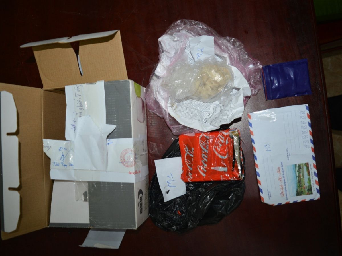 Bắt đối tượng mua bán trái phép chất ma túy, thu giữ một số vũ khí nóng