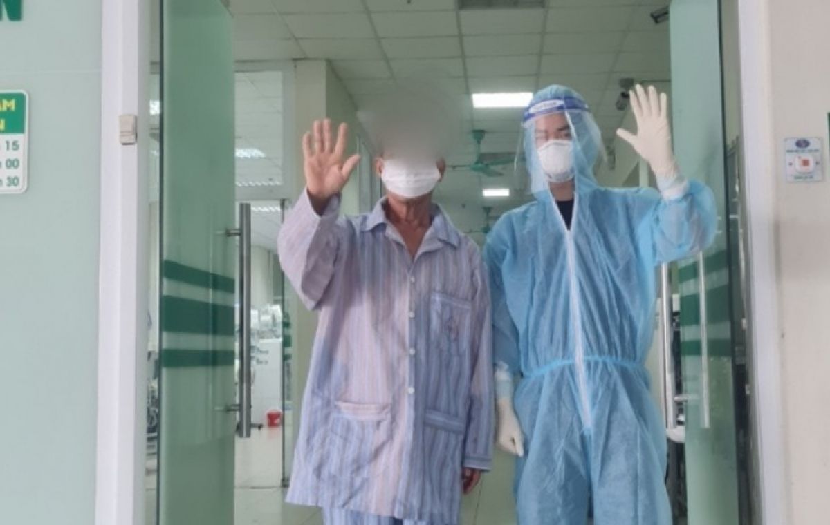 Thêm 2 bệnh nhân COVID-19 nặng phục hồi