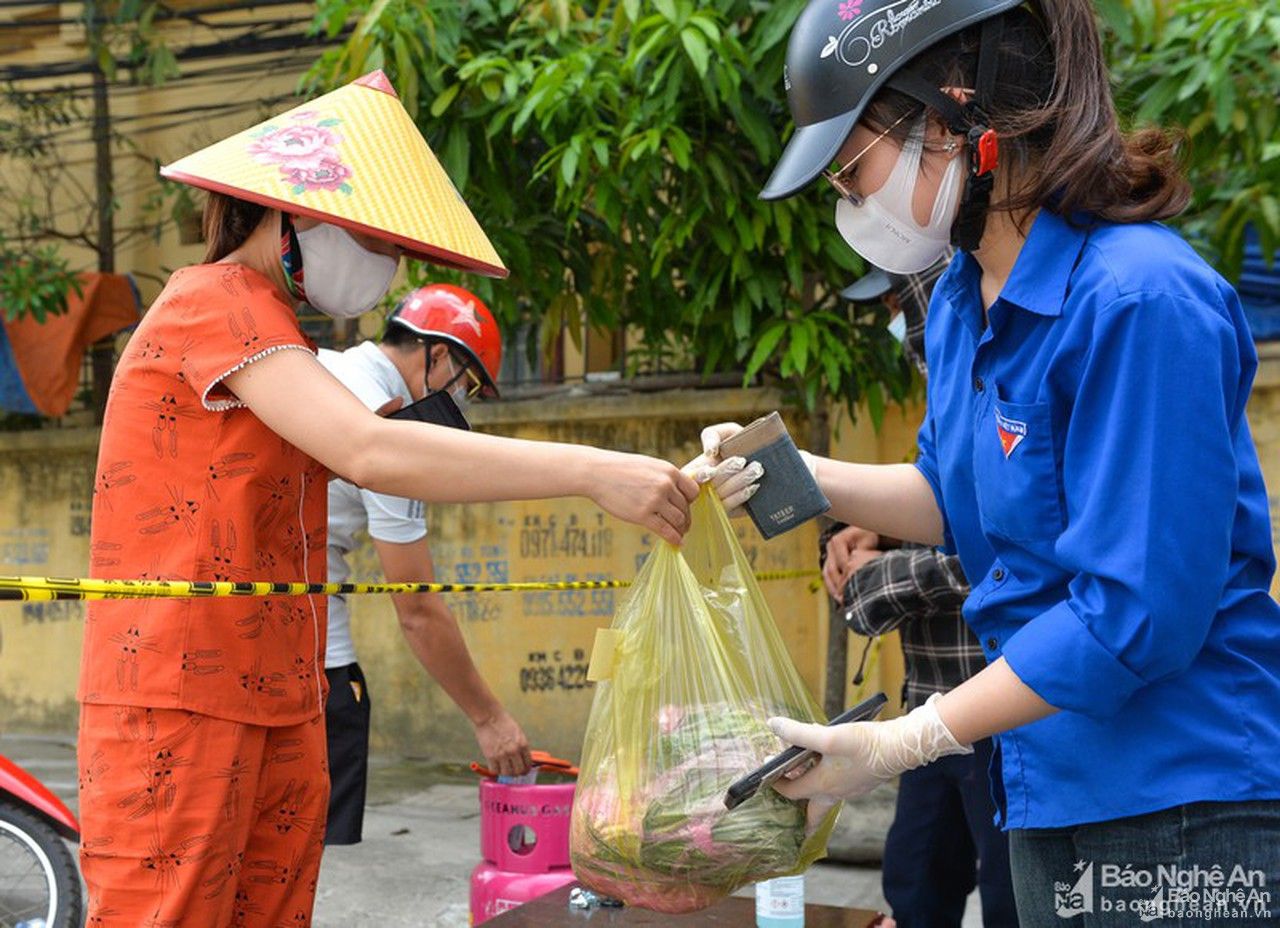 Người dân Nghệ An đồng lòng hướng về tuyến đầu chống dịch 