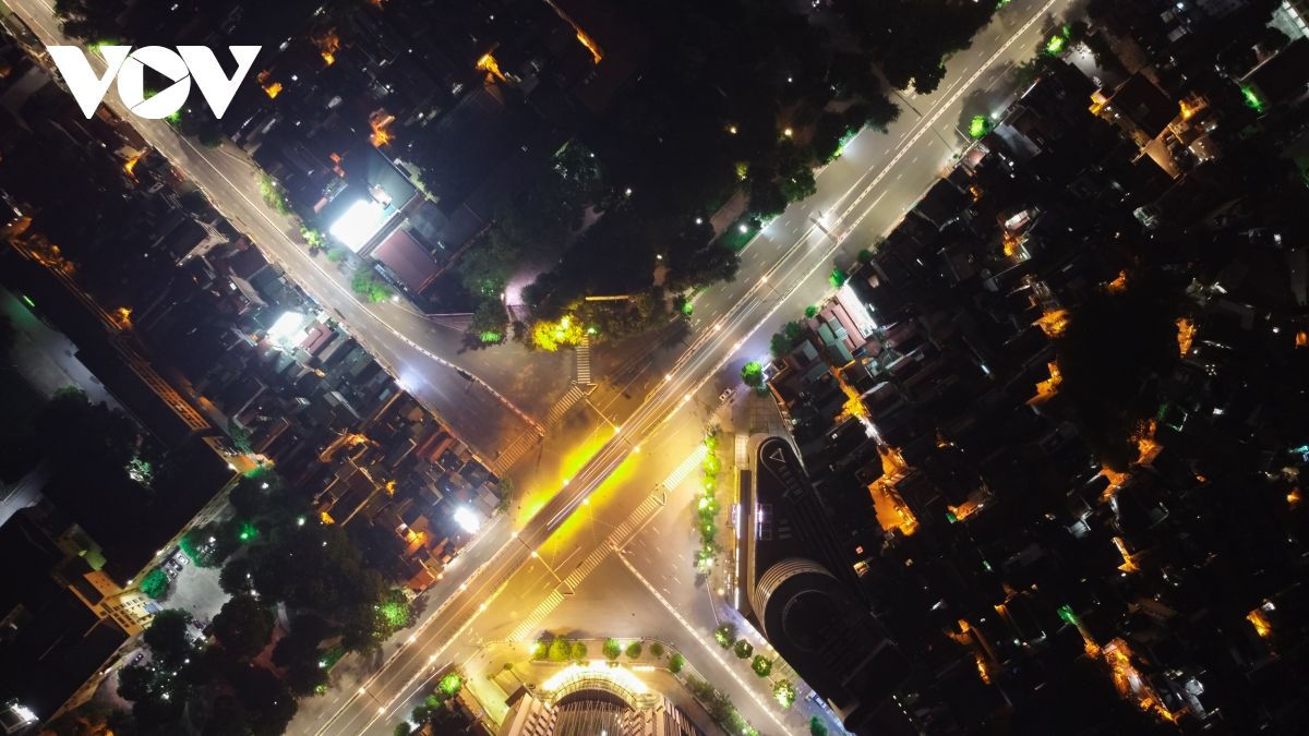 Ngắm nhìn tối Hà Nội từ trên cao những ngày giãn cách xã hội
