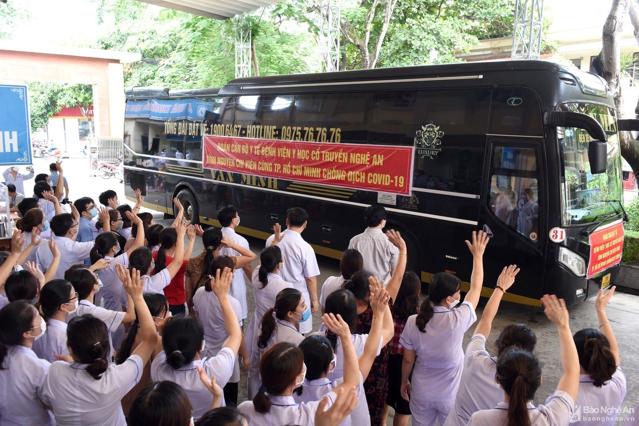 Bệnh viện Y học cổ truyền Nghệ An xuất quân chi viện Thành phố Hồ Chí Minh chống dịch Covid-19