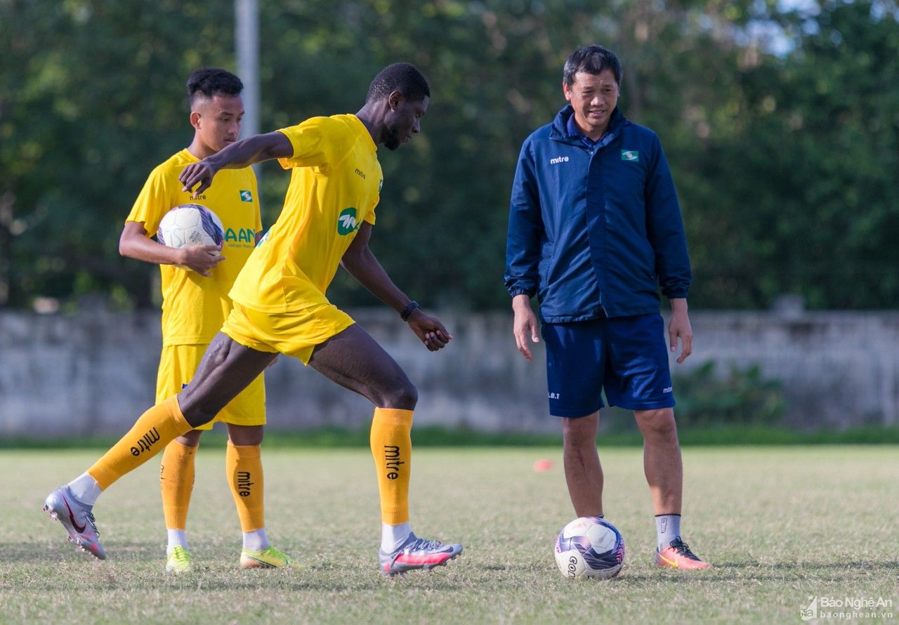 Buổi tập đầu tiên của Olaha trong ngày trở lại SLNA
