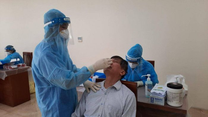 Hà Nội ghi nhận thêm 21 ca dương tính, có 2 trường hợp chưa rõ nguồn lây