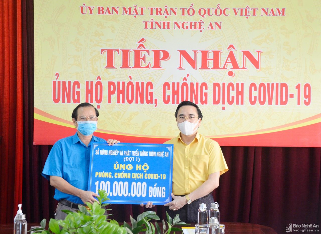 Nghệ An: Nhiều tập thể, cá nhân tiếp tục ủng hộ phòng, chống dịch Covid-19