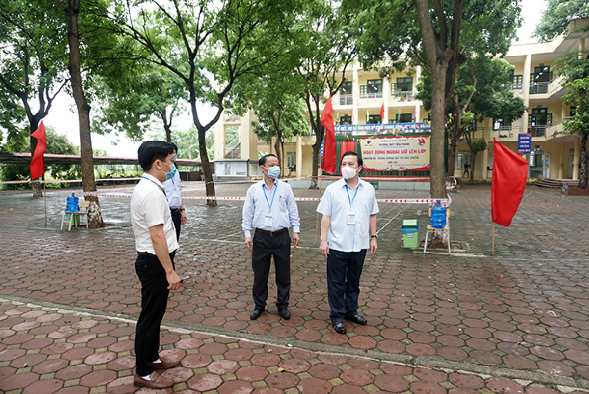 Lãnh đạo Hà Nội kiểm tra công tác coi thi tại huyện Đông Anh, Sóc Sơn, Mê Linh