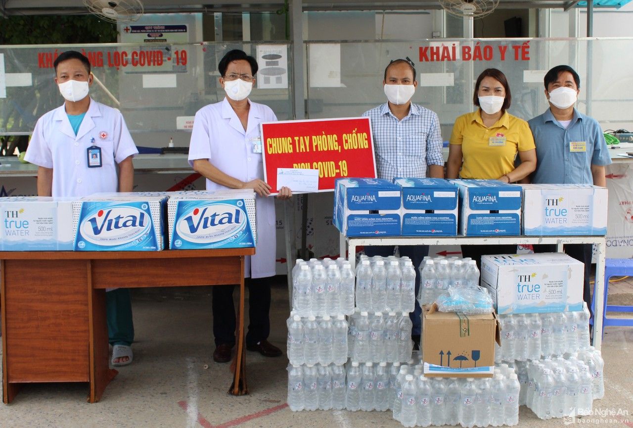 Nhiều đơn vị ủng hộ Quỳnh Lưu phòng, chống dịch Covid-19