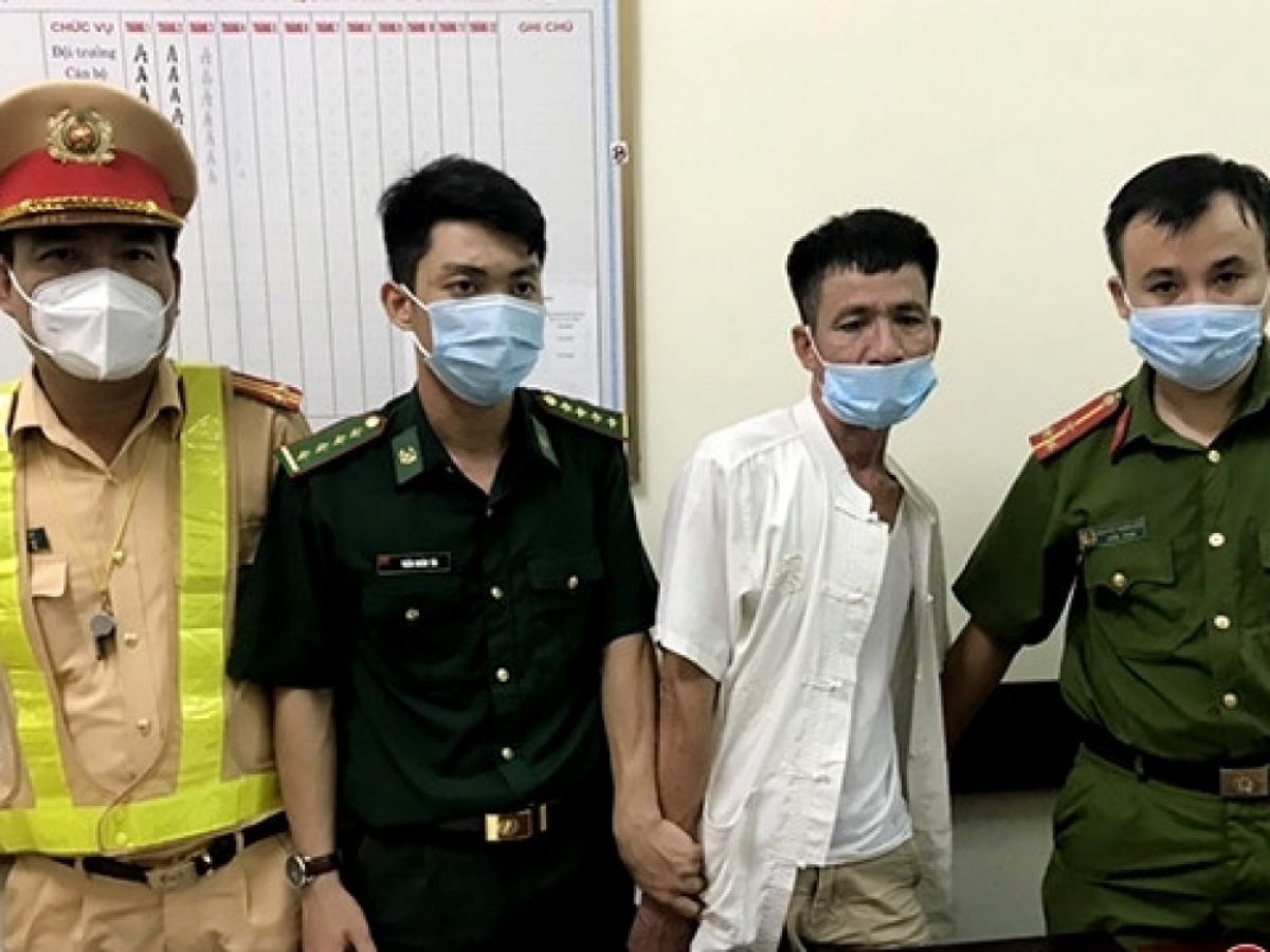 Bắt đối tượng mua bán trái phép chất ma túy, thu giữ một số vũ khí nóng