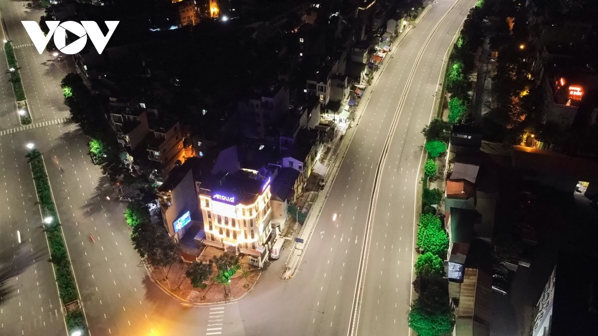 Ngắm nhìn tối Hà Nội từ trên cao những ngày giãn cách xã hội