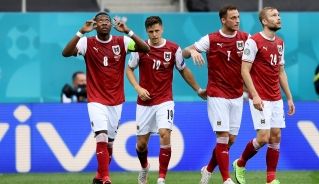 Thắng đậm Nga, Đan Mạch vào vòng knock-out EURO 2021