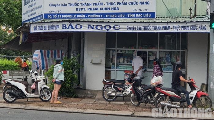 Bạc Liêu khẩn cấp phong tỏa toàn thành phố, người dân đổ xô mua thực phẩm