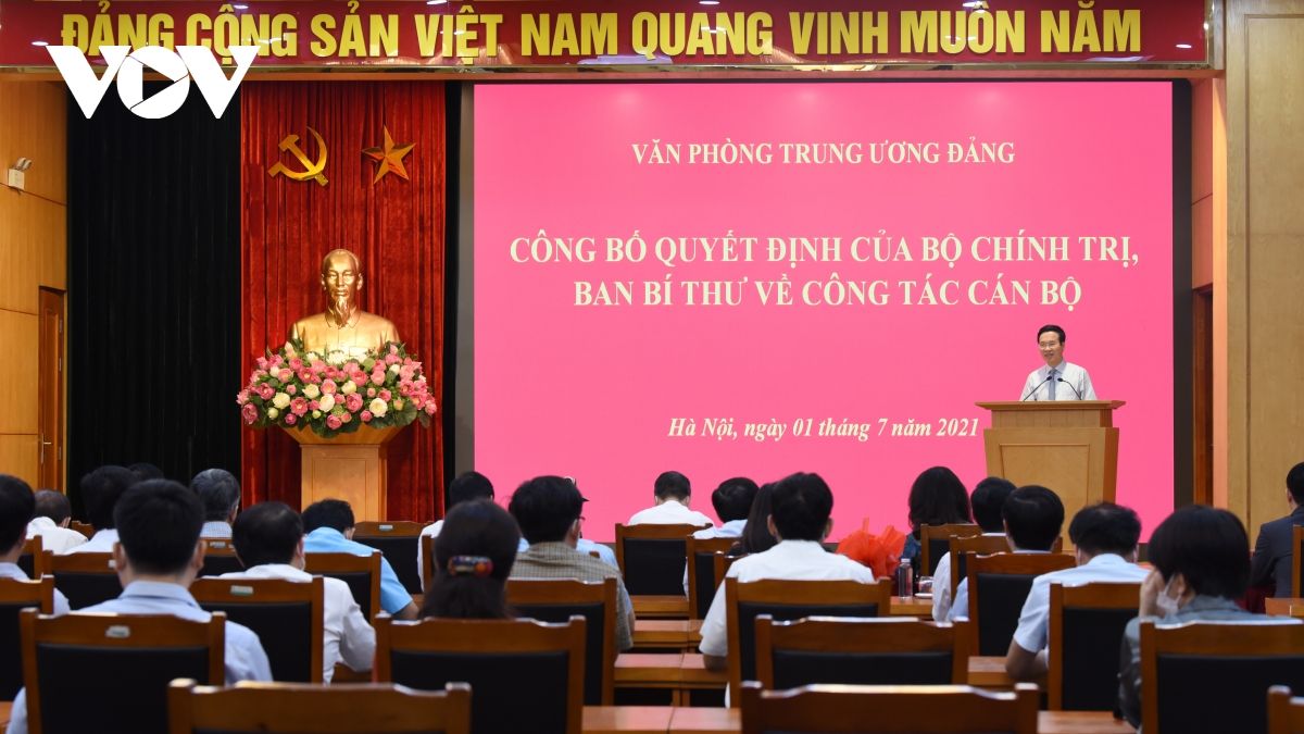Bà Lâm Thị Phương Thanh và ông Đặng Khánh Toàn giữ chức Phó Chánh Văn phòng Trung ương