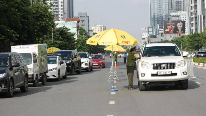 Cận cảnh ngày đầu Hà Nội kiểm soát dịch tại 39 chốt phân vùng