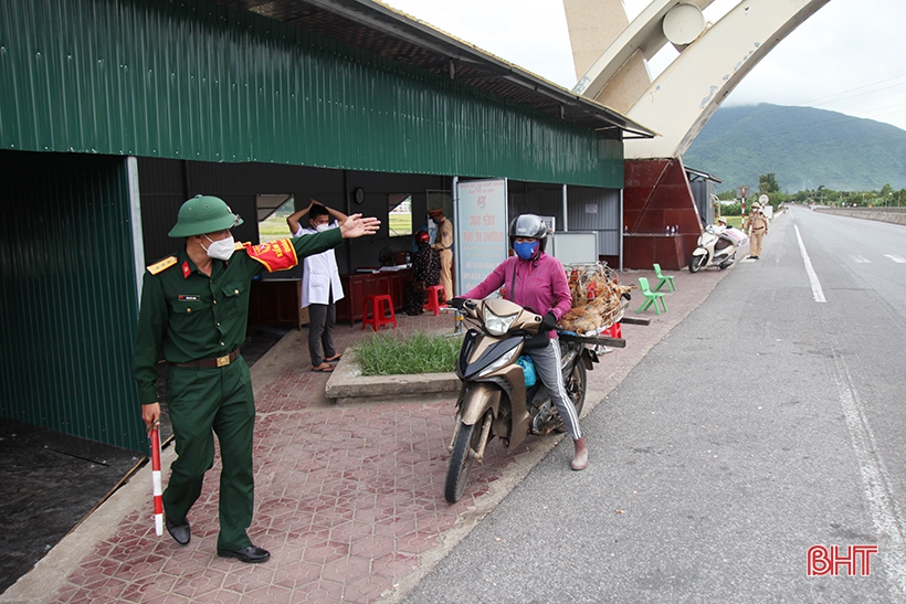 “Gác lễ”, bám chốt, ngăn chặn dịch xâm nhập Hà Tĩnh